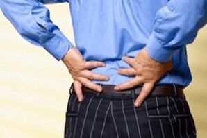 bolečine v hrbtu z ledveno osteohondrozo